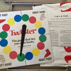 Vtg TWISTER GAME 1986, 1993 30TH ANNIVERSARY EDITION Complete Milton Bradley